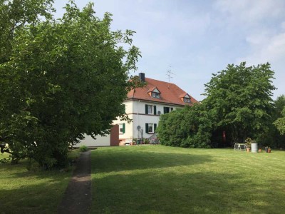 Frisch renovierte 4-Zimmer-Wohnung, Traumblick, in 4-Familien-Haus in Schweighofen.