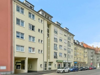 Gepflegte 2-Raum-Wohnung mit Balkon und Tiefgaragenstellplatz in Dresden-Striesen