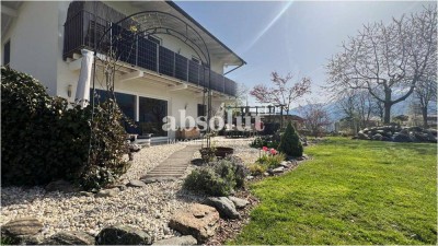 Attraktives Mehrfamilienhaus mit 2 Einheiten in sonniger Lage, großem Garten, Carport, PV-Anlage uvm