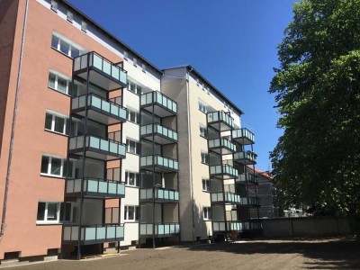 Hier fühlen sich wohl - Individuelle 3-Zimmer-Wohnung mit XXL-Balkon