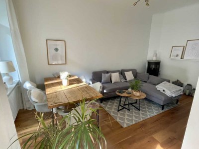 3-Zimmer-Altbauwohnung mit Balkon und EBK im Nordend