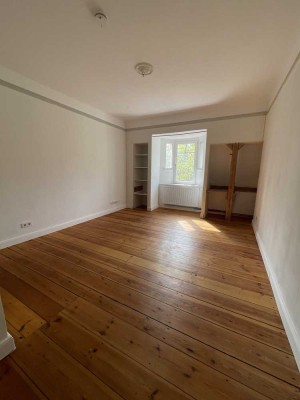 Wunderschöne 4 - Zimmer -Wohnung direkt am Waldrand! (Befristet, 2 Jahre)