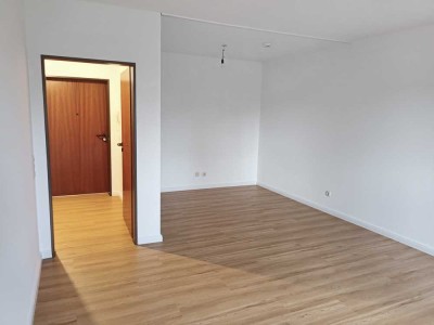 Für Mieter ab 60 Jahre, Seniorenwohnung mit Sonnenbalkon, Serviceangebote nutzbar