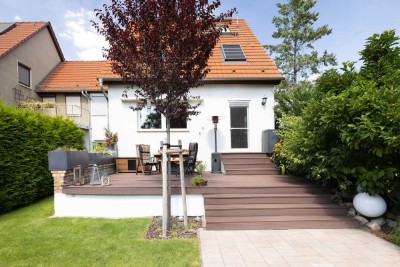 Geräumige, günstige 5-Zimmer-Doppelhaushälfte mit gehobener Innenausstattung und EBK in Nuthetal