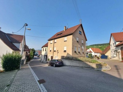 Charmantes Zweifamilienhaus im idyllischen Weinstadt-Strümpfelbach