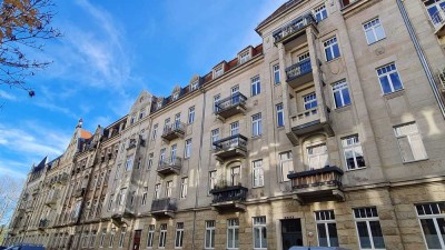 Kapitalanlage – Dresden Altstadt II - Elbauen, schöne 4,5-R-Whg. m. Balkon in kersaniertem Denkmal