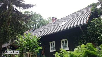 Ferienhaus in Holzbauweise auf großen Grundstück