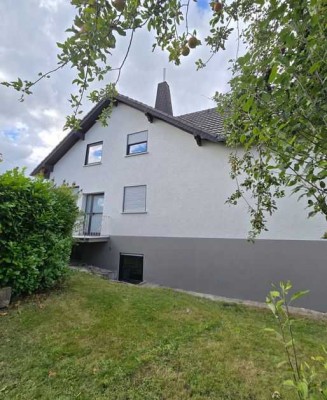 Ulmen - Top Wohnung - 4 Zi. Küche, Bad, Balkon, Garten, ruhige Lage, Stellplatz