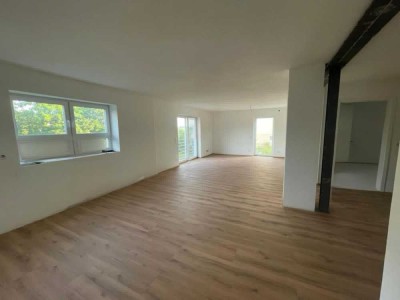 Moderne kernsanierte 4-Zimmer-Wohnung zum Erstbezug
