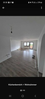 Edigheim, attraktive 2-Zimmer-Wohnung in ruhiger Feldrandlage mit riesigem Südwest-Balkon