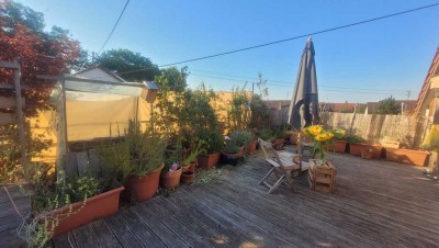 Geschmackvolle, vollständig renovierte 3,5-Zimmer-Dachgeschosswohnung mit Balkon und EBK in Tübingen