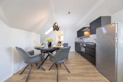 VIDEO: Exklusive Dachgeschosswohnung mit 3 Zimmern + 150 m zum Strand + Stellplatz