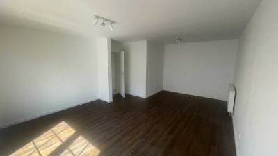 Modernisierte 2-Zimmer-Wohnung mit Balkon und Einbauküche in München