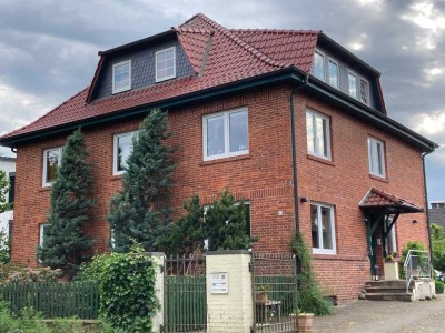 Bissendorf, nähe S–Bhf., große/helle 2-Zi-Whg./Küche/Flur/Bad, 90 qm groß