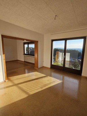 4-Zimmer Wohnung mit Balkon und Garage in Kroppach