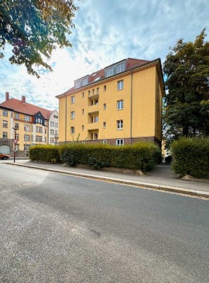Charmante 2-Raum-Wohnung mit Badewanne und Abstellkammer!