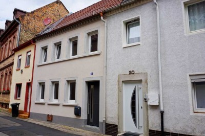 Renoviertes Haus mit Garten und Kfz-Stellplätzen in Germersheim