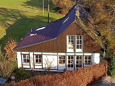 Traumhaftes, freistehendes Cottage/Backhaus  mit ökologischem Flair!