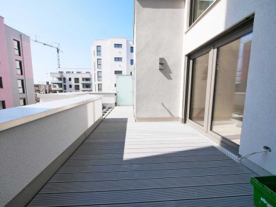 Tolle Dachterrasse in West-Ausrichtung. Einmaliger Schnitt. Freiflächenstellplatz.
