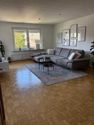 Lichtdurchflutete 3-Zimmer-Wohnung mit Balkon und Garage in bester Lage
