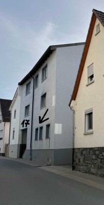1 ZKB, hell und großzügig, mit Möbel