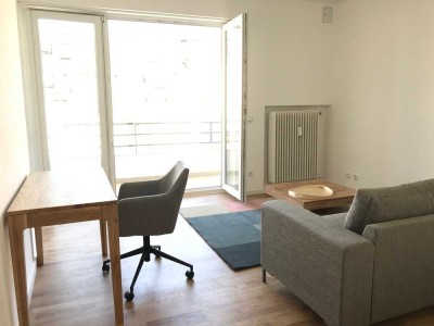 Über den Dächern von Berlin - 1 Zimmer, voll Möbliert + großer Balkon !!!