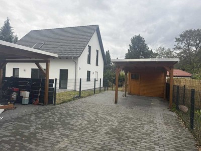 Niedrigenergiehaus mit Loxone, Luft-Luft-Wärmepumpe und schönem Garten