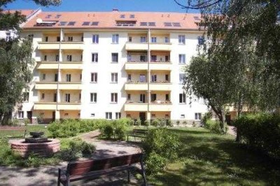 Süd-Gohlis - sanierte Altbauwohnung mit großem grünen Innenhof !
