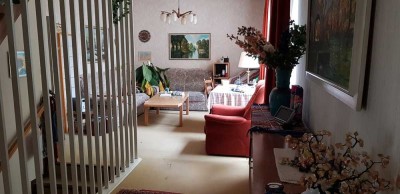Auefeld - teilmöblierte 5-Zimmer-Wohnung mit Balkon und Einbauküche
