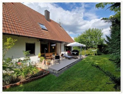 Geräumiges Einfamilienhaus auf 786 m² großem Grundstück in schönster Randlage von Tandern