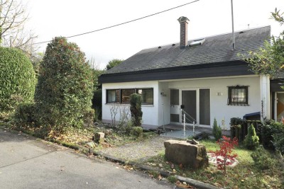 Großzügige Doppelhaushälfte mit Garage u. Garten in guter Lage von Steinen