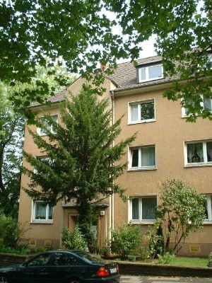 *** Großzügige Altbauwohnung mit guter Raumaufteilung! ***