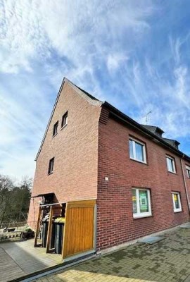 ***Wassenberg, 4-Zi.-Whg. mit Wohnküche + Balkon + Garten über 2 Etagen!***