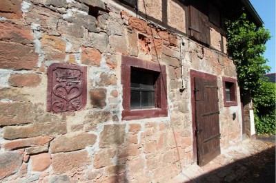 Behagliches Bauernhaus geschützt im Dorfkern