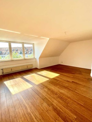 Renovierte 3-ZKB-Maisonette Wohnung mit EBK & Tiefgarage; Nähe Uniklinikum Augsburg