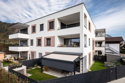 Neuwertige 3-Zimmerwohnung mit Terrasse und Garten und Tiefgaragenstellplatz in Schwaz