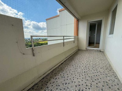 Altersgerechtes Wohnen: Sonnige 2-Zimmerwohnung mit Loggia und Blick ins Grüne