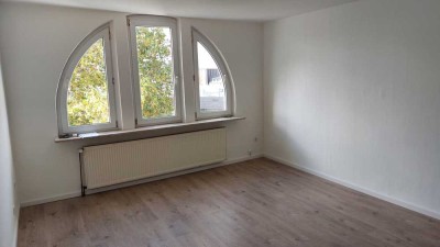 Ansprechende und modernisierte 3-Raum-DG-Wohnung in Sarstedt
