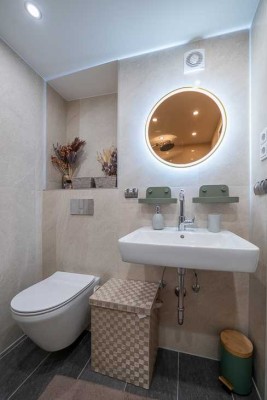 2-Zimmer-Altbauwohnung, saniert, ideal für Eigennutzer o Kapitalanleger