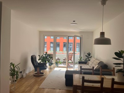Schöne möblierte Wohnung mit Balkon im Neubau