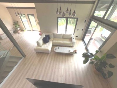 Exklusives Architektenhaus mit ELW am Feldrand ***