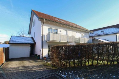 Zögern Sie nicht: Gepflegte DHH mit Garten, Terrassen, Balkon  und unverbaubarem Blick ins Grüne