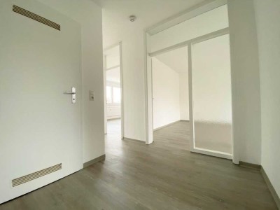 FRISCH renovierte 3-Zimmer Wohnung (barrierearm & Erdgeschoss)