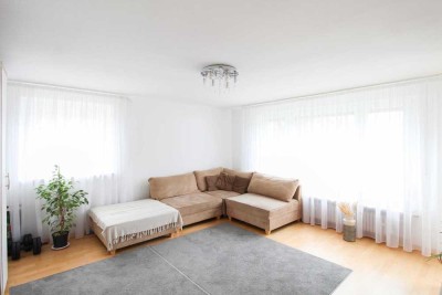 Etagenwohnung im 1. Stock mit 2 Balkonen und Garage