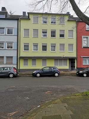 Modernisierte 4-Zimmer-Wohnung in 47443, Moers   ( Provizionsfrei )