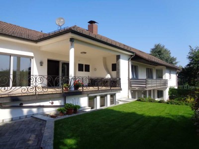 EXKLUSIVE TRAUMVILLA AUF PARKÄHNLICHEM GRUNDSTÜCK IN TOPLAGE!