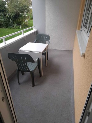 1 Zimmer frei in 2 Zimmer Wohnung