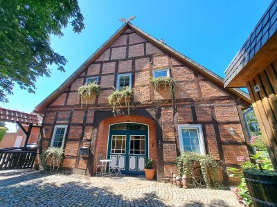 Kinderlachen inklusive - Familientraum im aufwändig sanierten Fachwerkhaus! KP: 486.000,00€ VB