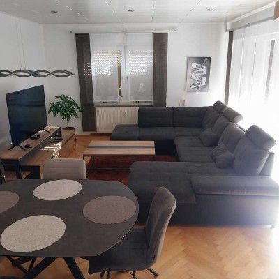 Neuwertige 3,5-Raum-Wohnung mit Balkon in Wackersdorf
