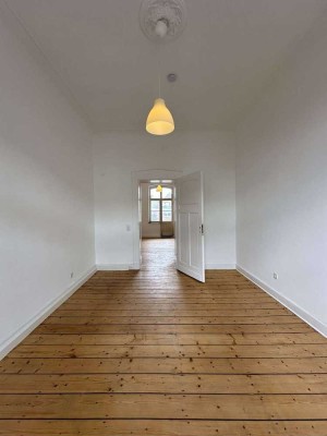 Schicker Altbau mit hohen Decken